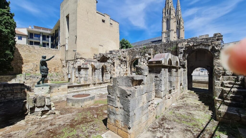 Porte d'Auguste, Nîmes