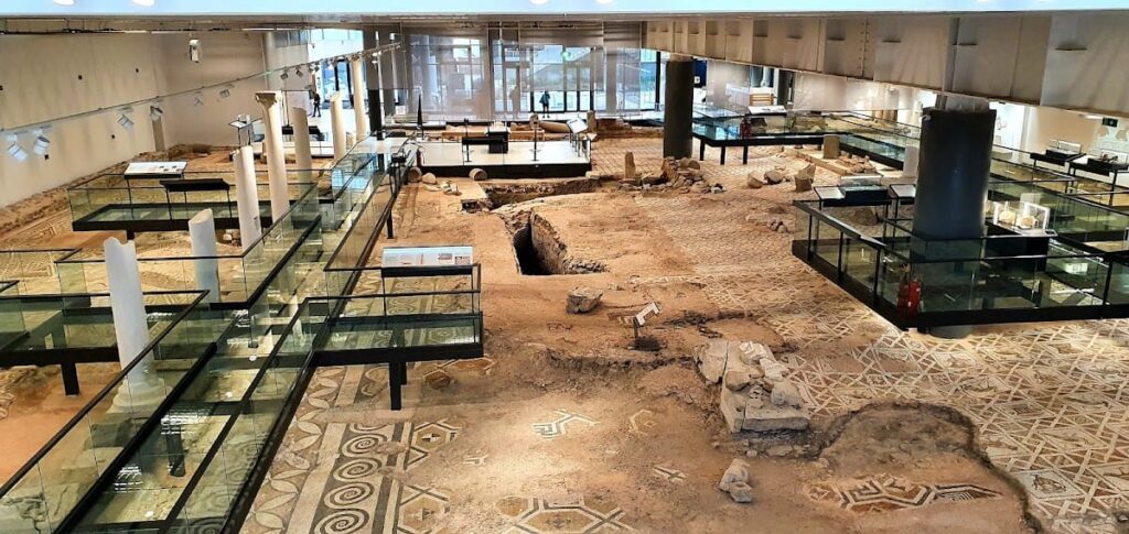 The Episcopal Basilica of Philippopolis: An Early Christian Cathedral in Bulgaria 2 The Episcopal Basilica of Philippopolis