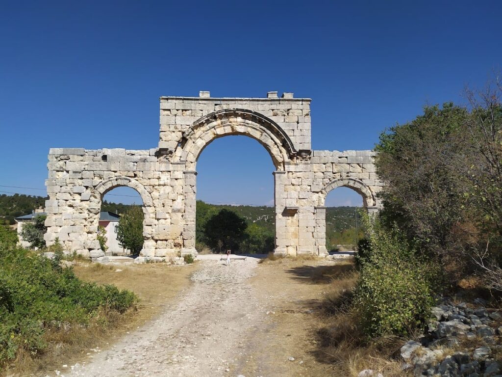 Uzuncaburç (Diocaesarea)