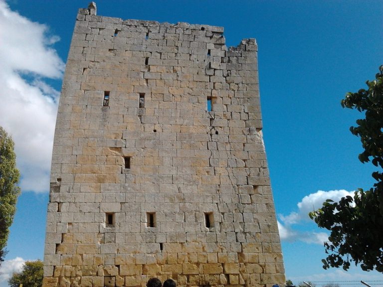 Uzuncaburç (Diocaesarea): A Seleucid Sacred Center and Roman City in Türkiye