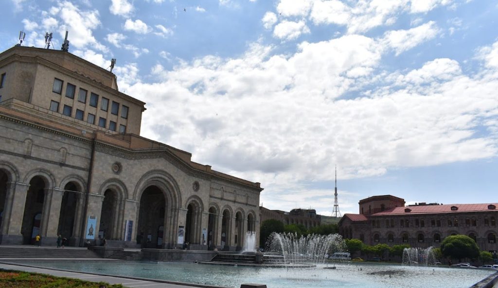 History Museum of Armenia: A National Historical and Archaeological Museum in Yerevan 3 History Museum of Armenia