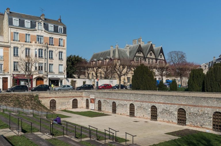 The Cryptoporticus of Reims: Roman Forum Gallery and Storehouse