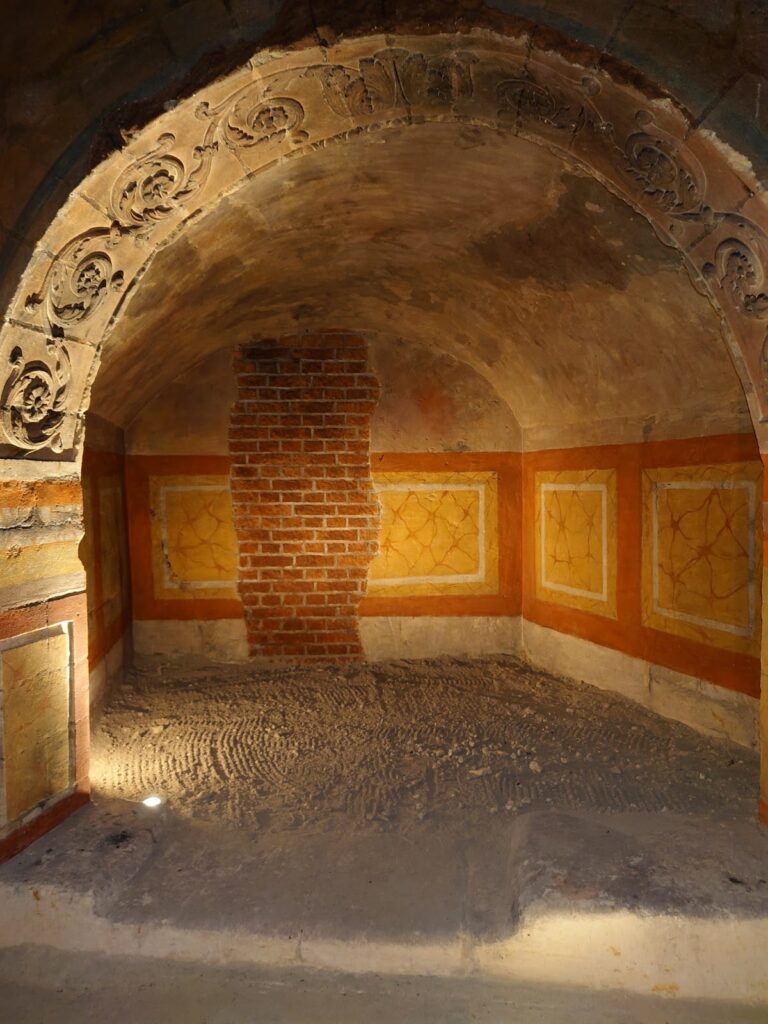 Roman Catacombs in Valkenburg: A 20th-Century Replica of Ancient Burial Sites 9 Roman catacombs Valkenburg