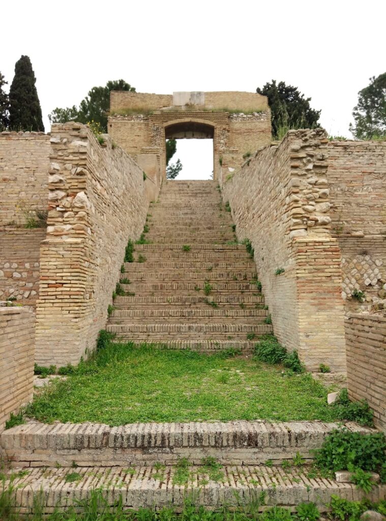 Roman Amphitheatre Lucera: An Augustan Arena in Italy 3 Roman Amphitheatre Lucera