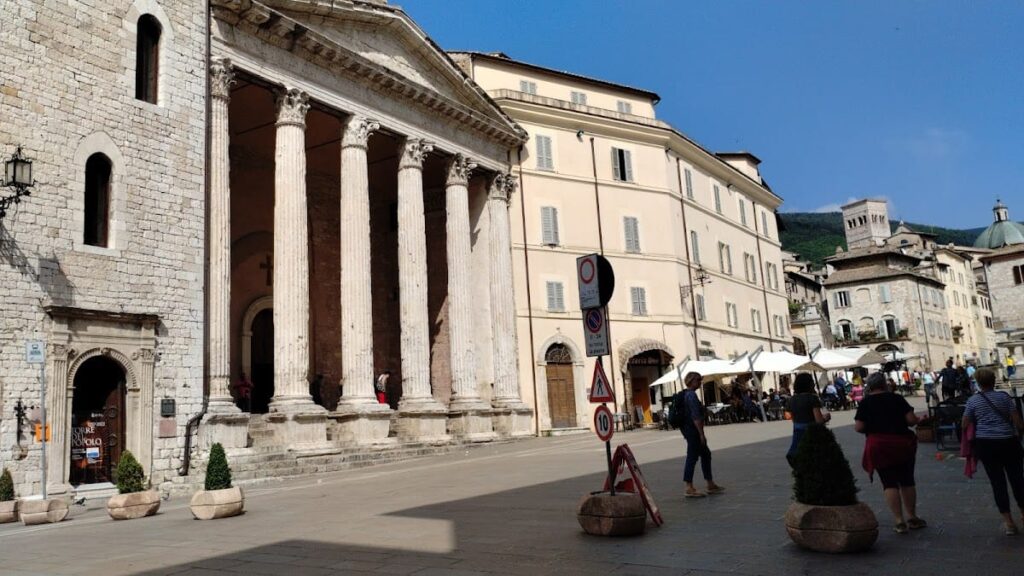 Church of Santa Maria Maggiore in Assisi: Former Cathedral and Sanctuary of the Spoliation 2 Church of Santa Maria sopra Minerva in Assisi