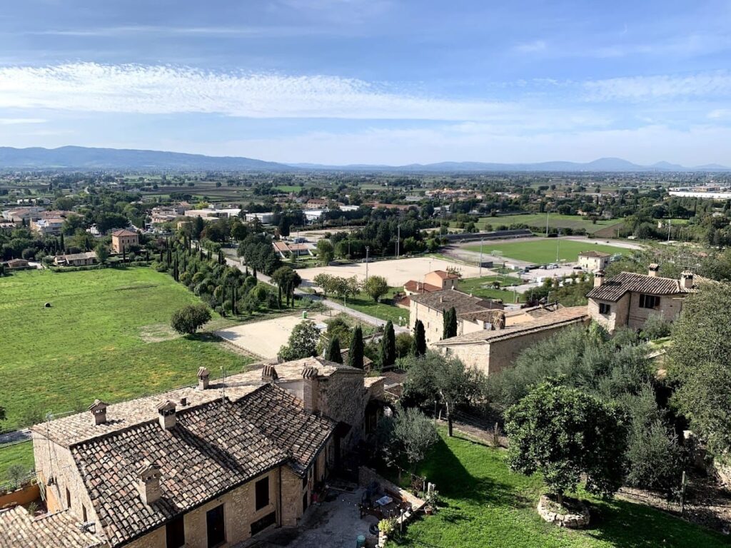 Venus' Gate: An Augustan Roman Gate in Spello, Italy 4 Venus' Gate