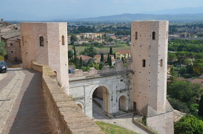Venus’ Gate: An Augustan Roman Gate in Spello, Italy