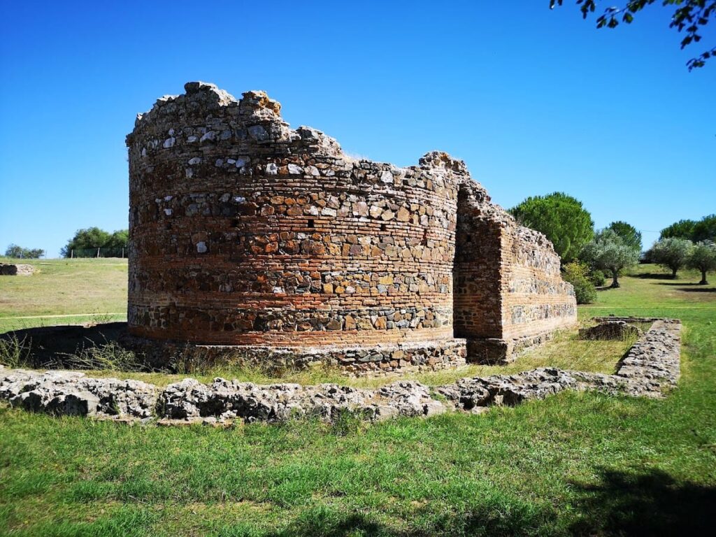 Roman Villa of São Cucufate: A Monumental Rural Estate in Portugal 1 Roman villa of São Cucufate