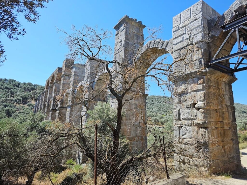 Roman Aqueduct of Moria: Roman Water Supply System in Greece 2 Roman Aqueduct of Moria