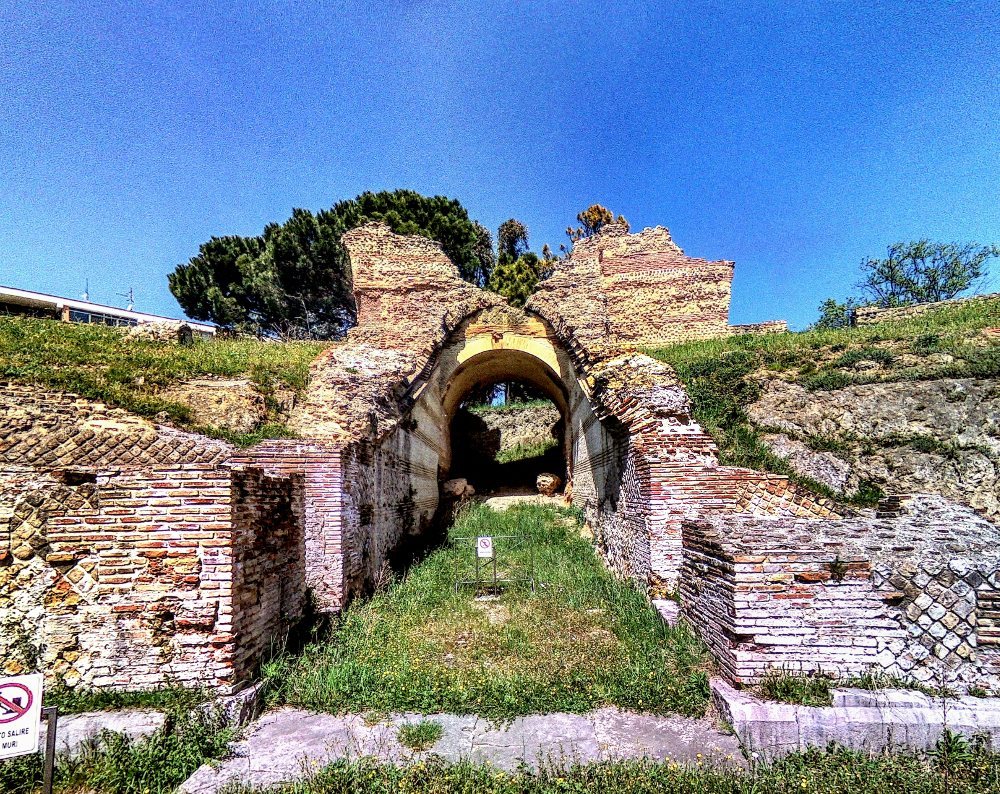 Larino: Ancient Larinum and Its Archaeological Remains in Italy 2 Larino