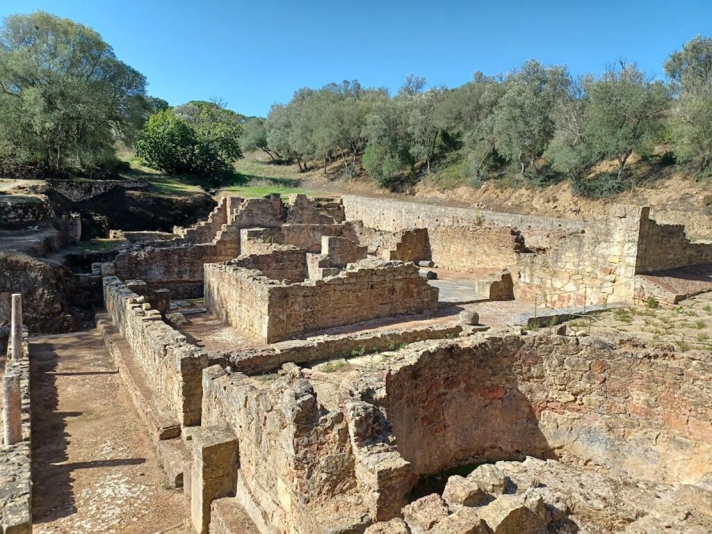 Miróbriga Archaeological Site: A Roman Town and Celtic Hill Settlement in Portugal 1 Miróbriga Archaeological Site