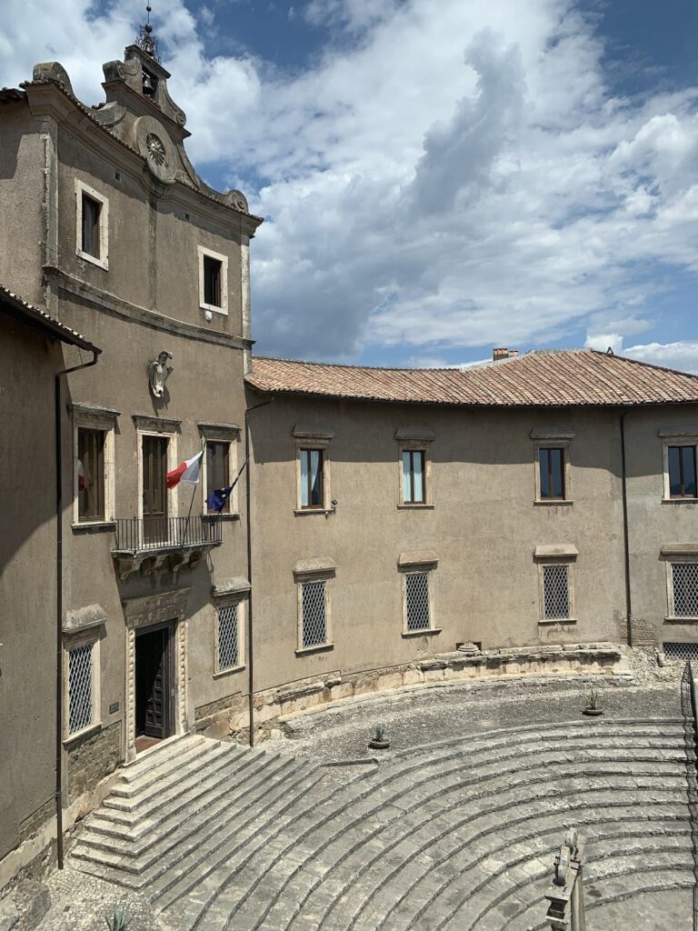 Sanctuary of Fortuna Primigenia in Palestrina: An Ancient Roman Religious Complex 8 Sanctuary of Fortuna Primigenia and Tombe