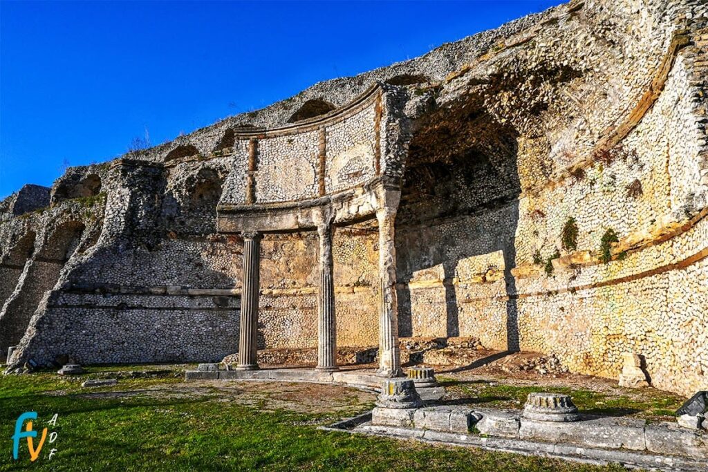 Sanctuary of Fortuna Primigenia in Palestrina: An Ancient Roman Religious Complex 10 Sanctuary of Fortuna Primigenia and Tombe