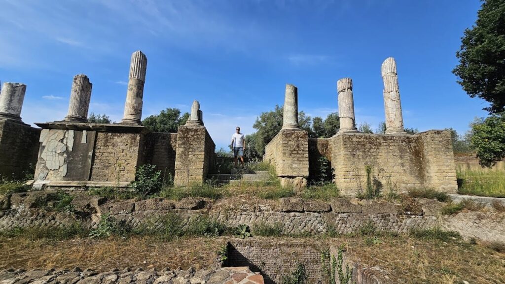 Teatro romano di Suessa