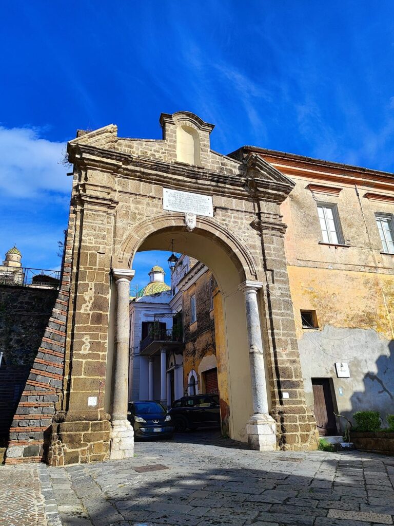 Teatro romano di Suessa
