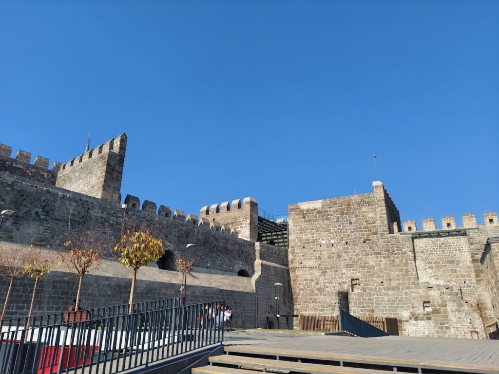 Kayseri Castle: A Historic Fortress in Turkey 6 Kayseri Castle