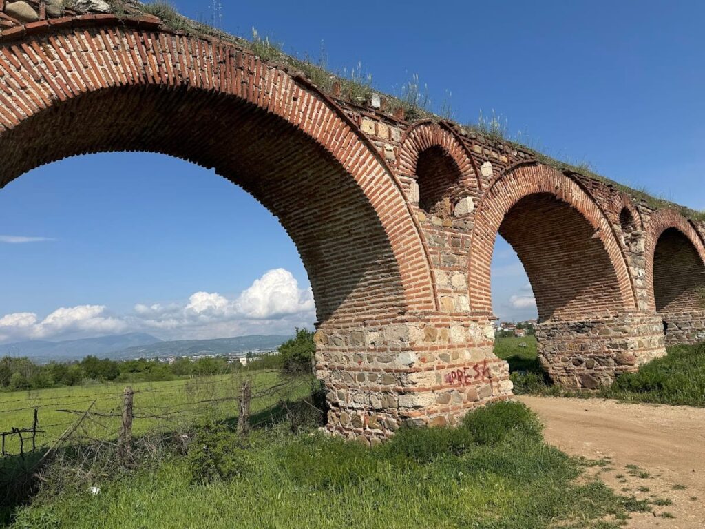 Skopje Aqueduct: A Historic Water-Supply Structure in North Macedonia 1 Skopje Aqueduct