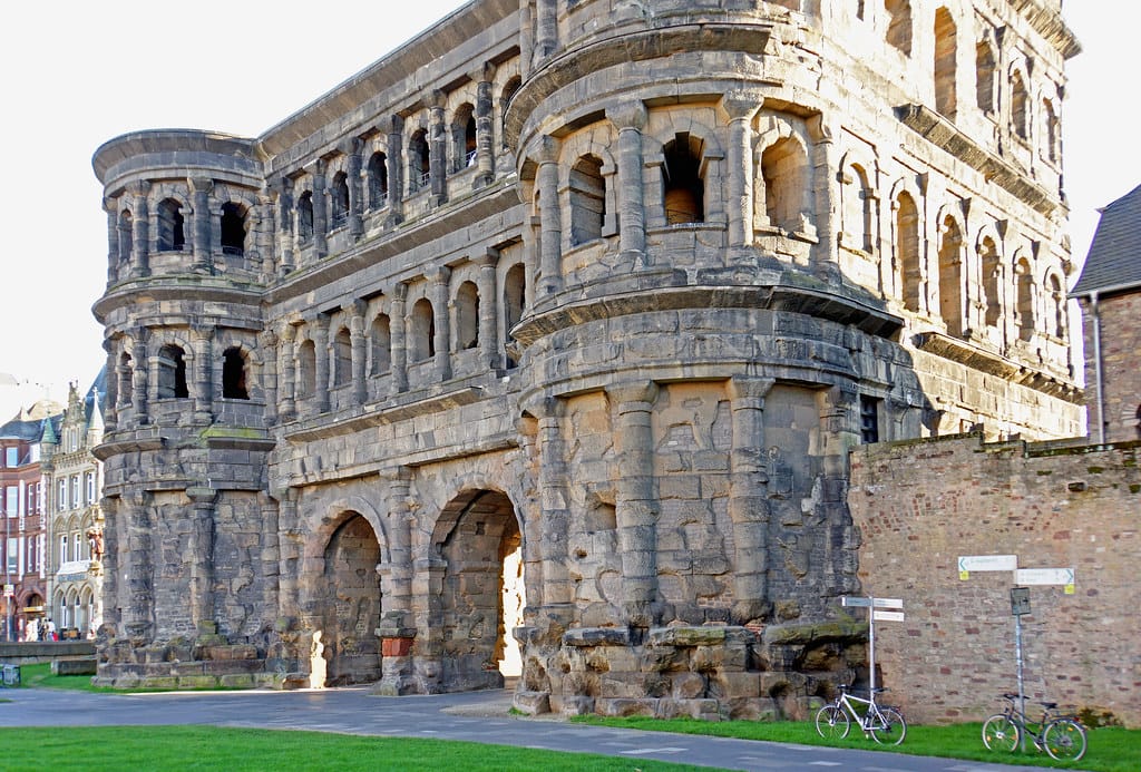 Porta Nigra: The Roman City Gate of Trier, Germany 6 Porta Nigra