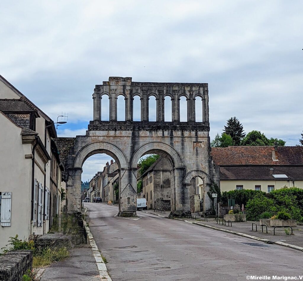 Porte d'Arroux: A Roman City Gate in Autun, France 6 Porte d'Arroux