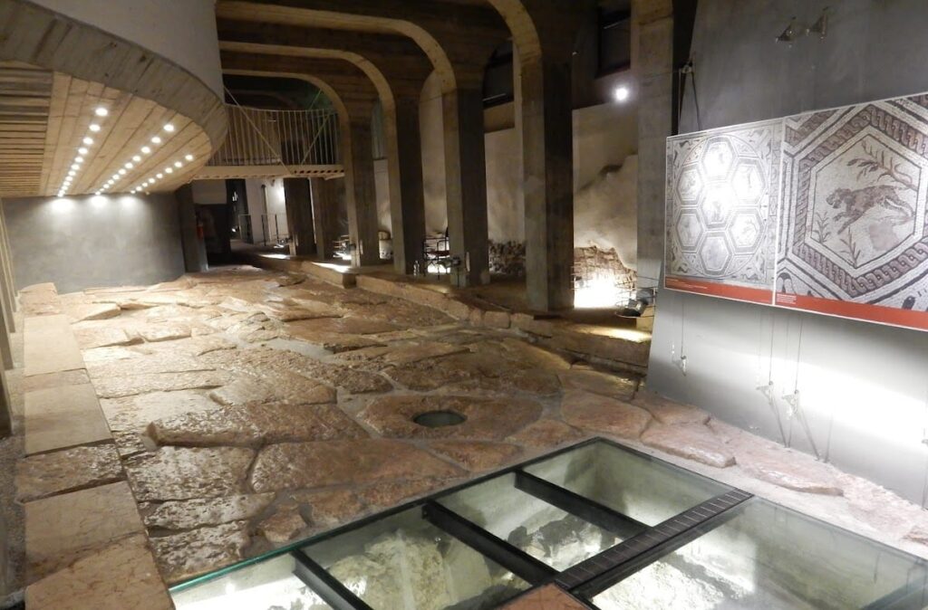 Underground Archaeological Site of Sas: Roman Tridentum Beneath Trento 1 Underground Archaeological Site of Sas