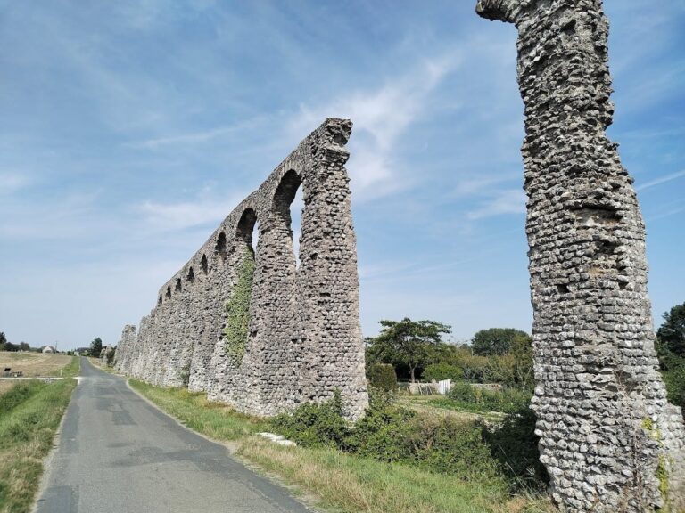 Gallo-Roman Aqueduct of Luynes: A Roman Bridge Aqueduct in France