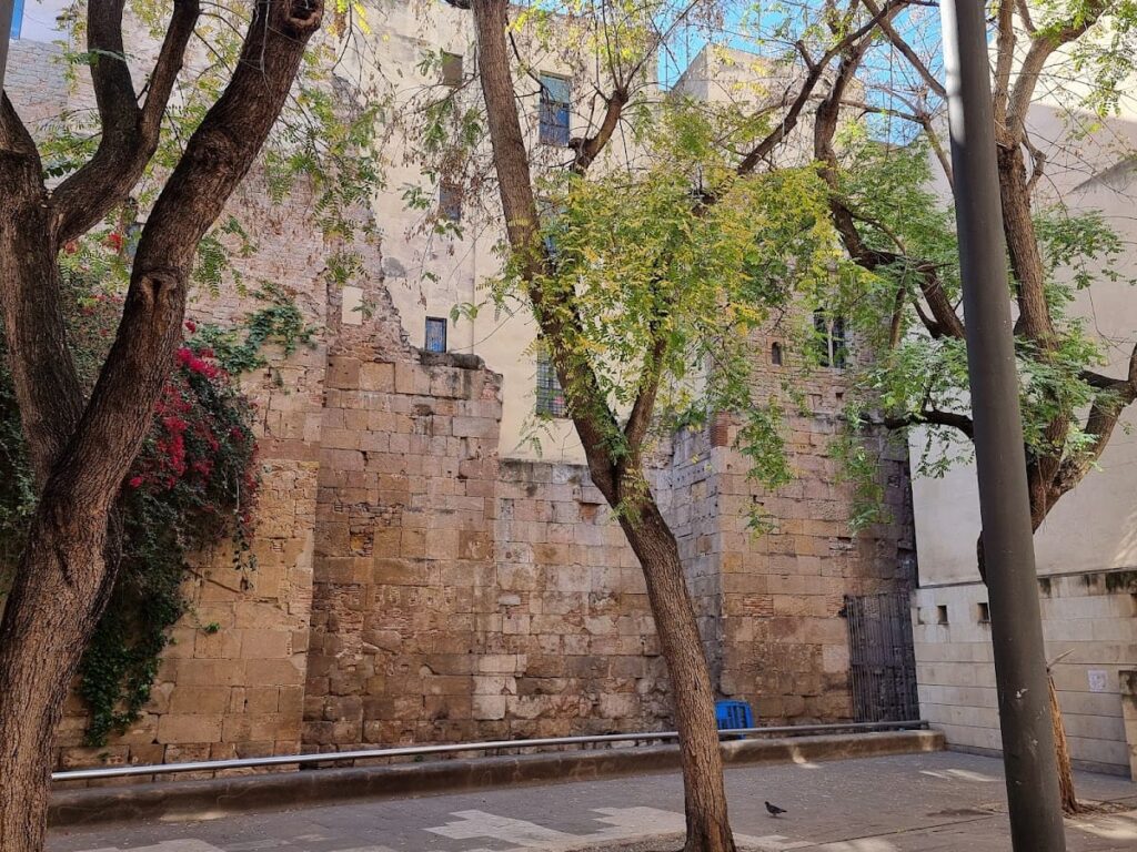 Roman City Wall in Barcelona: Fortifications of Barcino 3 Roman city wall in Barcelona