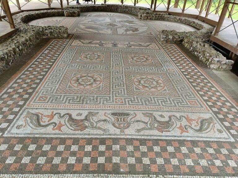 Littlecote Roman Villa: A Roman-British Courtyard Villa and Religious Complex