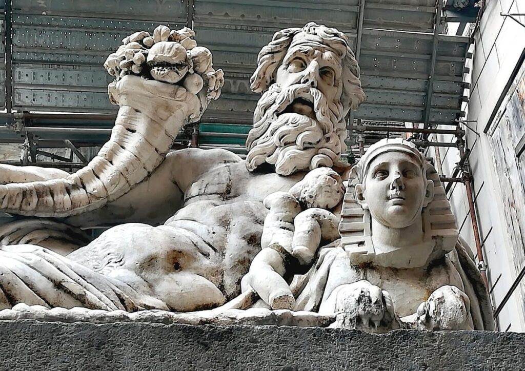 Statua del Dio Nilo: an Ancient Roman Nile Sculpture in Naples 1 Statua del Dio Nilo