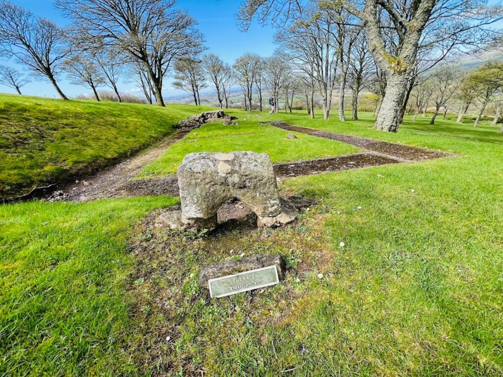 Bar Hill Antonine Wall Fort: A Roman Frontier Fort in Scotland 1 Bar Hill Antonine Wall Fort
