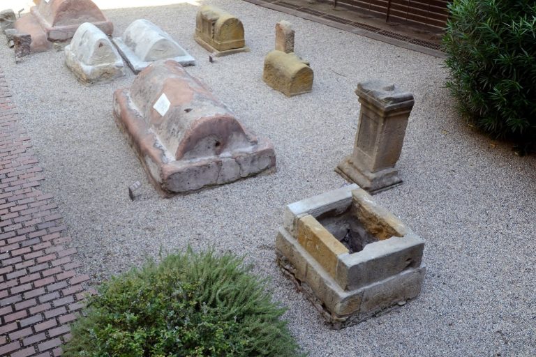 Via Sepulcral Romana: A Roman Necropolis in Barcelona