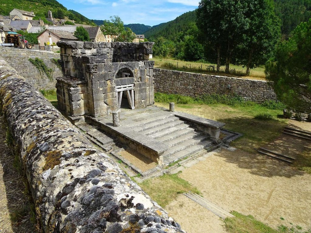 Mausoleum of Lanu: A Gallo-Roman Funerary Monument in France 5 Mausoleum of Lanu