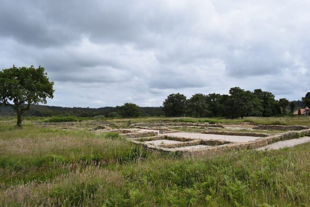 Roman Camp of Ciadella: A Roman Military Settlement in Spain 3 Roman camp of Ciadella