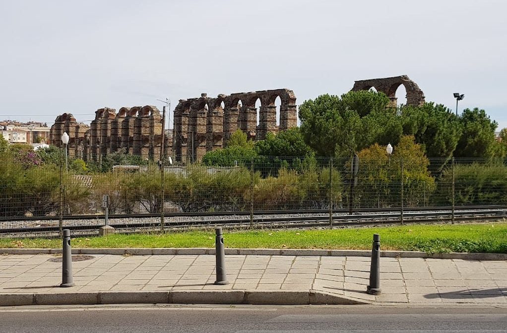 Acueducto de los Milagros: Roman Aqueduct of Mérida 4 Acueducto de los Milagros