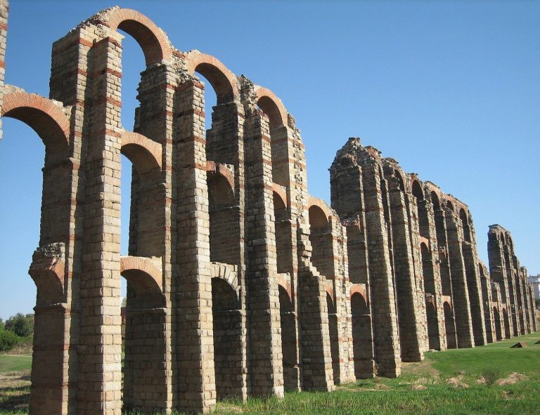 Acueducto de los Milagros: Roman Aqueduct of Mérida