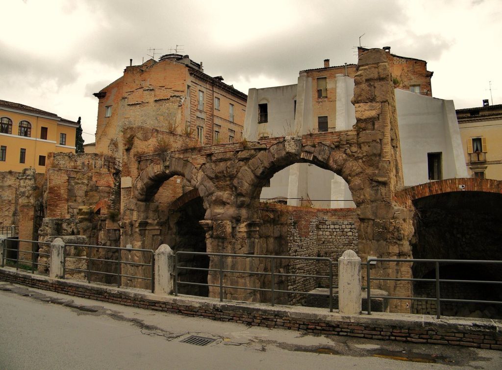 Roman Theatre of Teramo: An Augustan Performance Building in Italy 4 Roman Theatre of Teramo