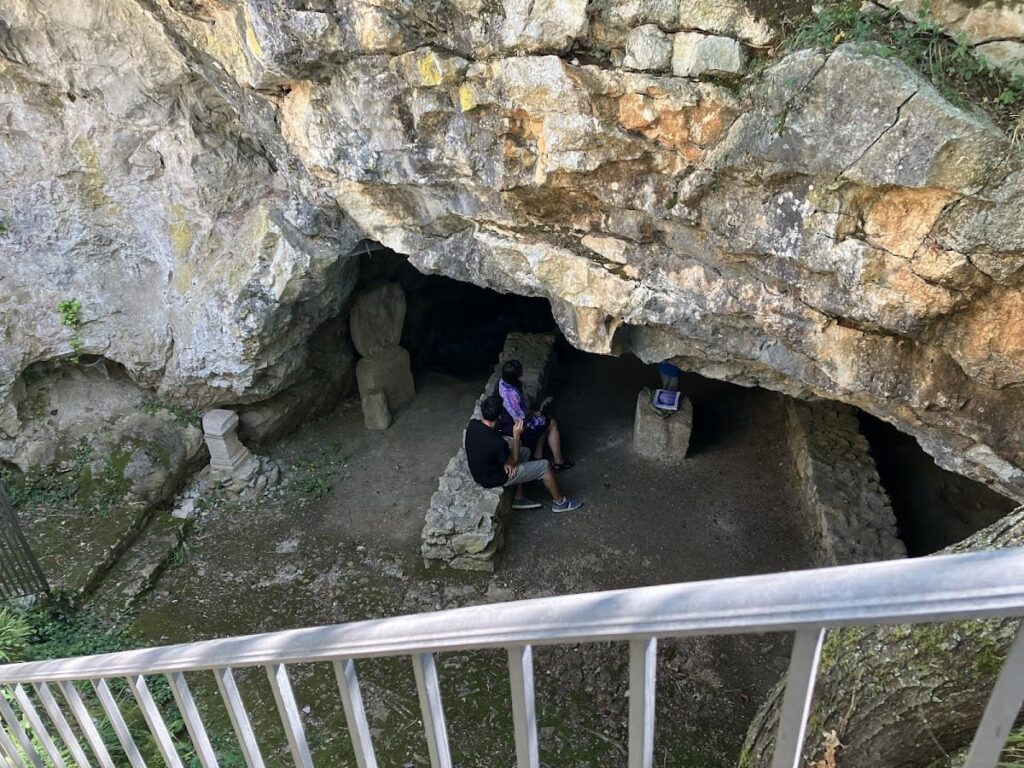 Duino Mithraeum: A Roman Mithraic Worship Site in Italy 10 Duino Mithraeum