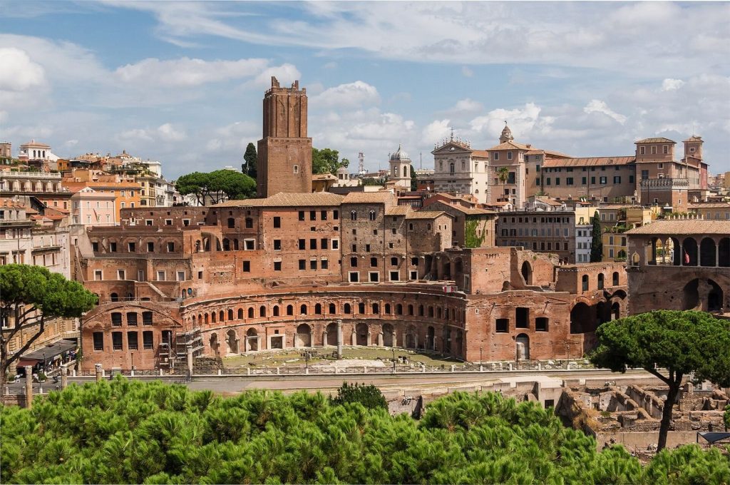Trajan's Market: A Roman Administrative and Commercial Complex in Rome 3 Trajan's Market