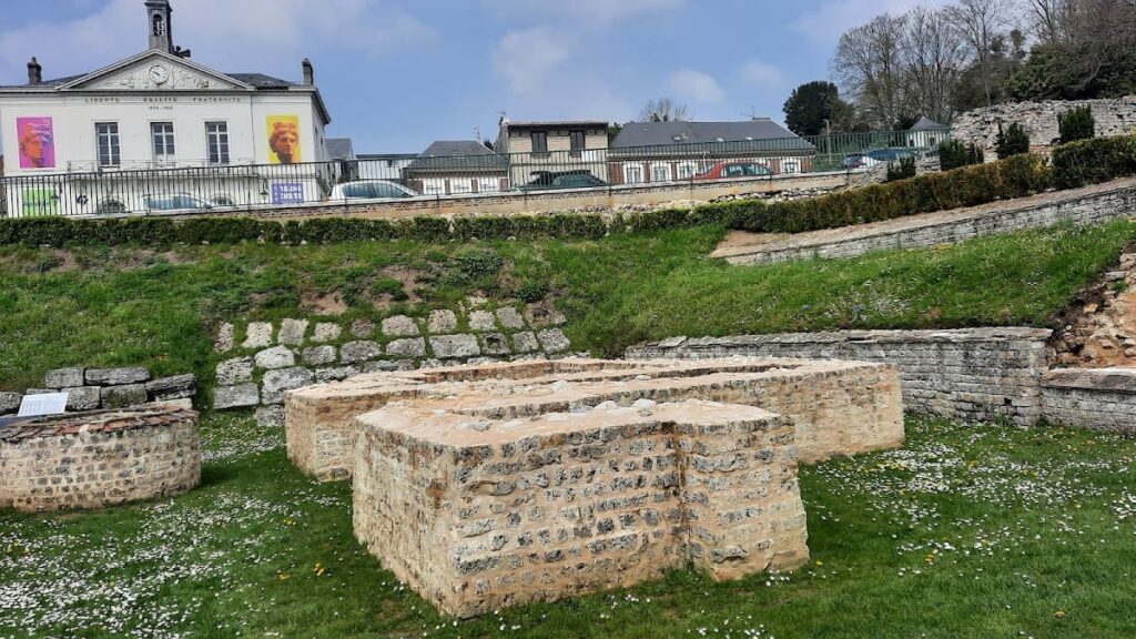 Lillebonne: Roman Juliobona and Its Medieval Castle 3 Lillebonne
