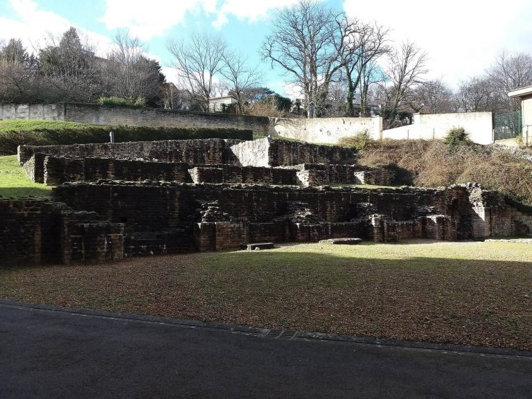 Roman Baths Lyon: Roman Thermal Complexes in France