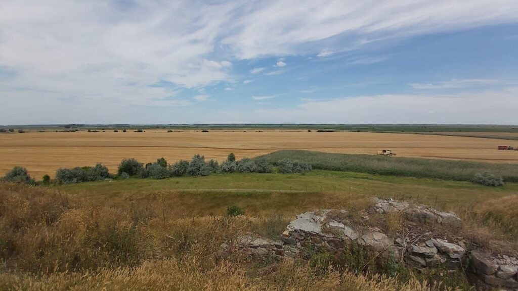 The Fortress of Dinogetia: A Roman and Byzantine Frontier Stronghold in Romania 1 The Fortress of Dinogetia