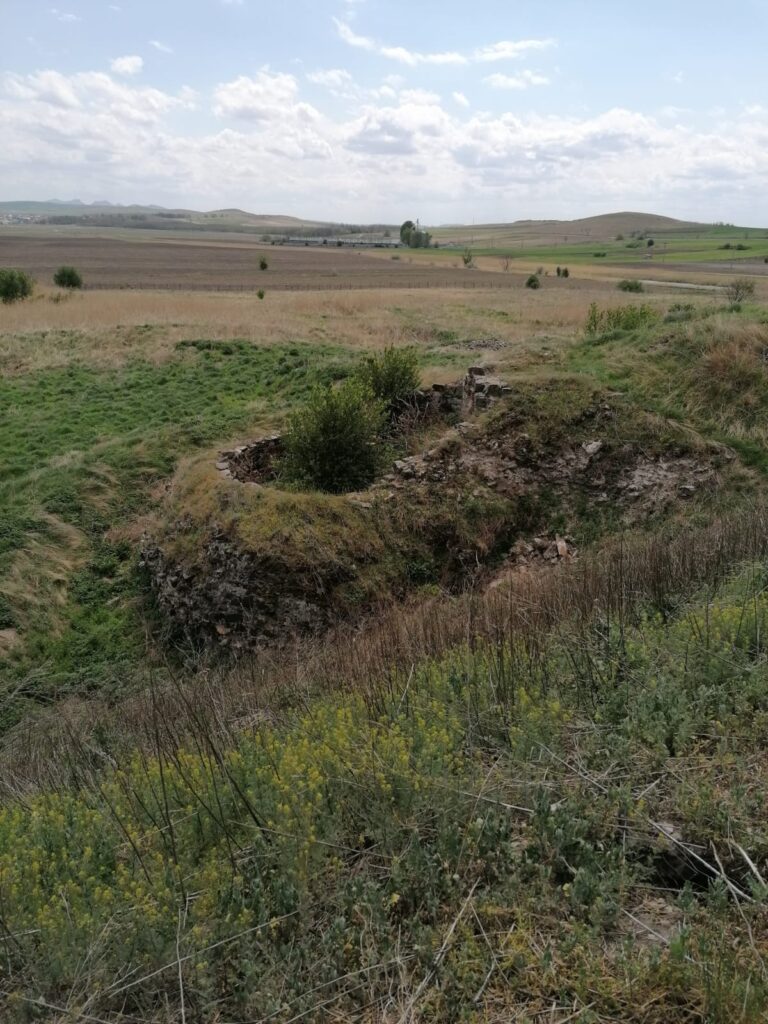 The Fortress of Dinogetia: A Roman and Byzantine Frontier Stronghold in Romania 4 The Fortress of Dinogetia