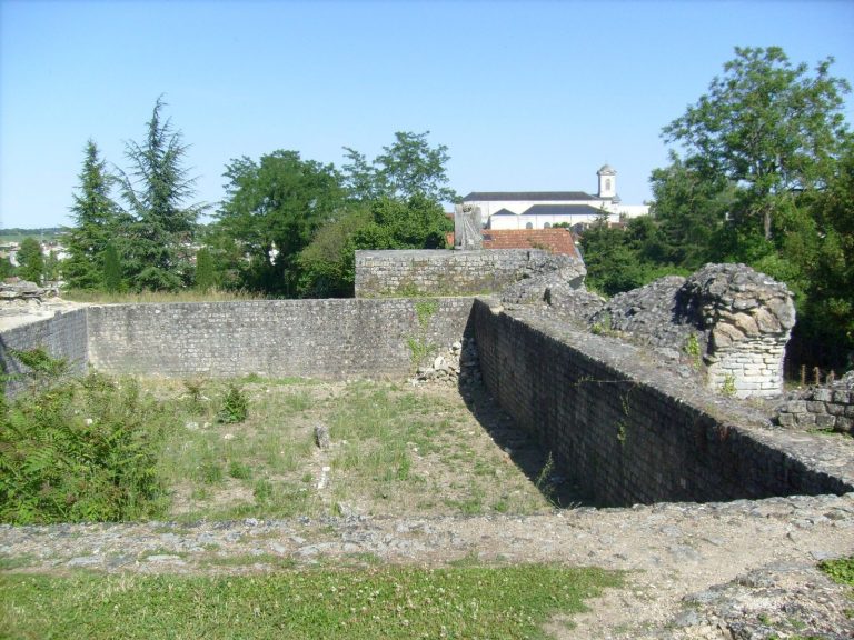 Thermes de Saint-Saloine: Roman Baths in Saintes, France