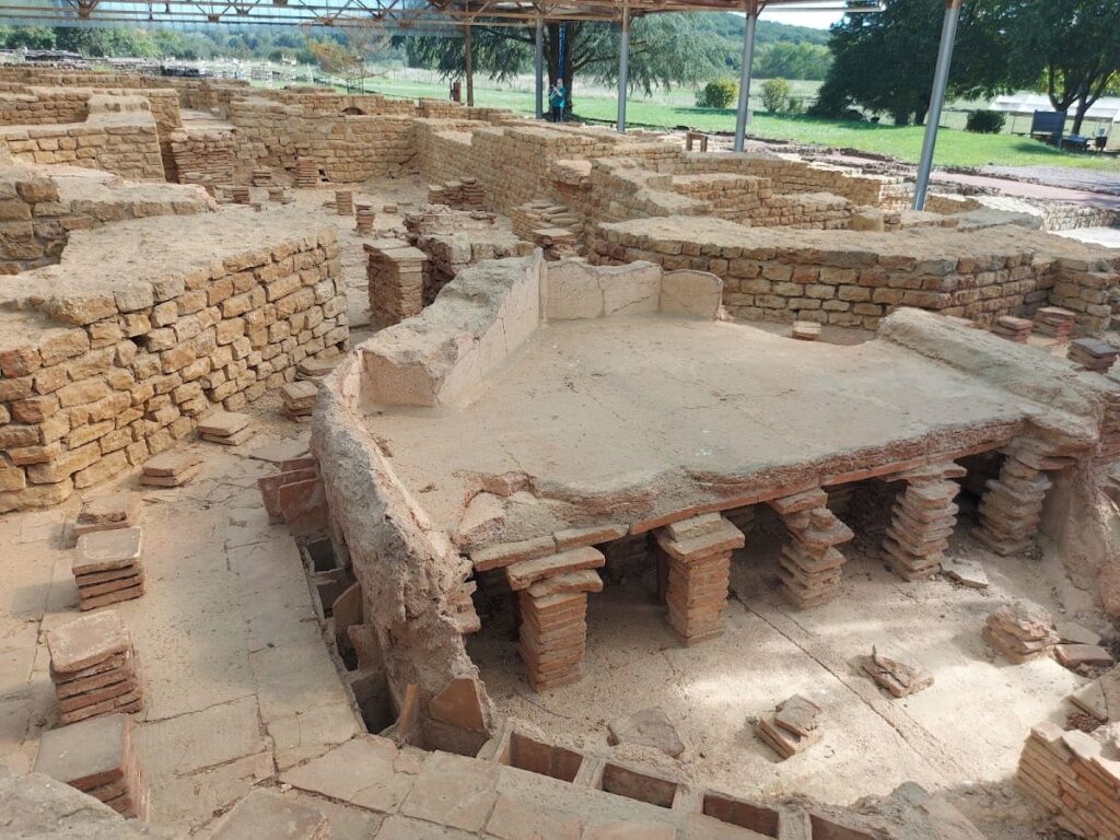 Gallo-Roman Villa of Andilly-en-Bassigny: A Roman Rural Estate in France 1 Gallo-Roman villa of Andilly-en-Bassigny