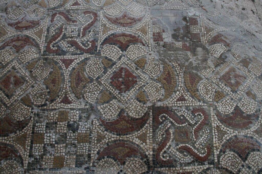 Gallo-Roman Villa Saint-Romain Loupiac: A Roman Estate and Bathing Complex in France 1 Gallo-Roman Villa Saint-Romain Loupiac