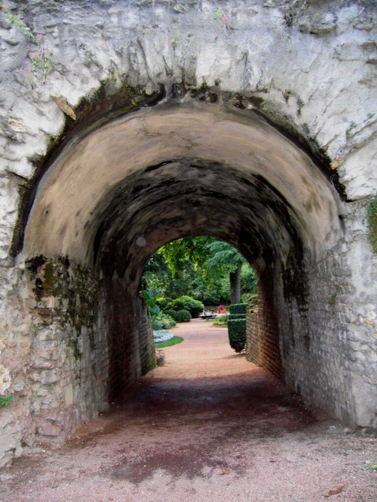 Roman Amphitheater of Périgueux: A Gallo-Roman Arena in France 2 Roman amphitheater Périgueux