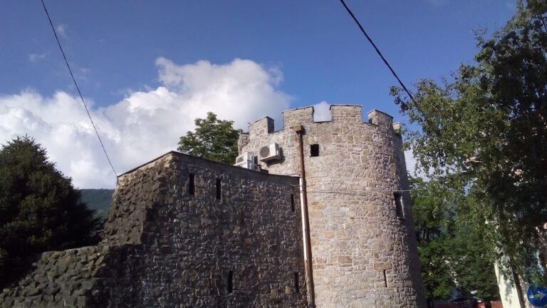 The Roman Fortress Castra: A Late Roman Defensive Centre in Slovenia