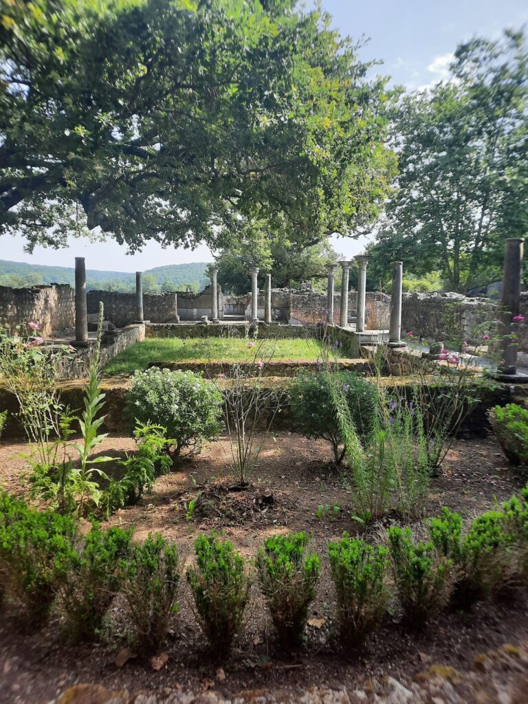 Gallo-Roman Villa of Lassalles: An Agricultural Estate and Late Roman Palace 5 Gallo-Roman villa of Lassalles