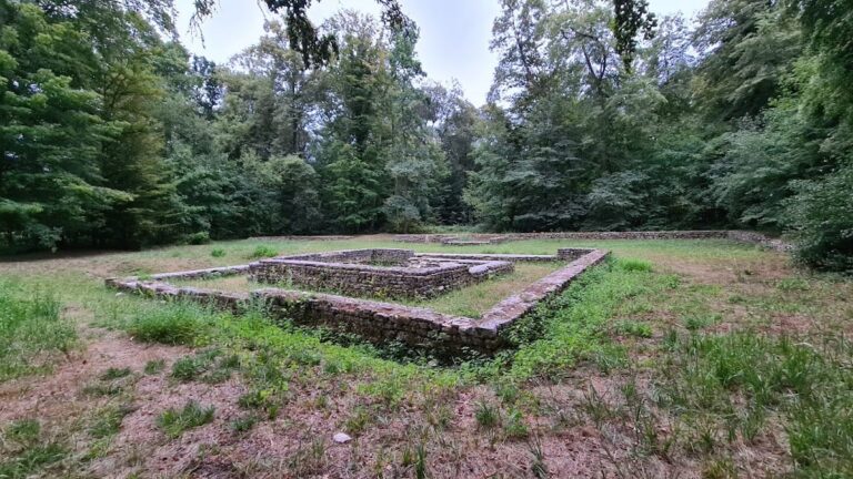 Gallo-Roman Temple in Halatte Forest: A Healing Sanctuary Near Villers-Saint-Frambourg