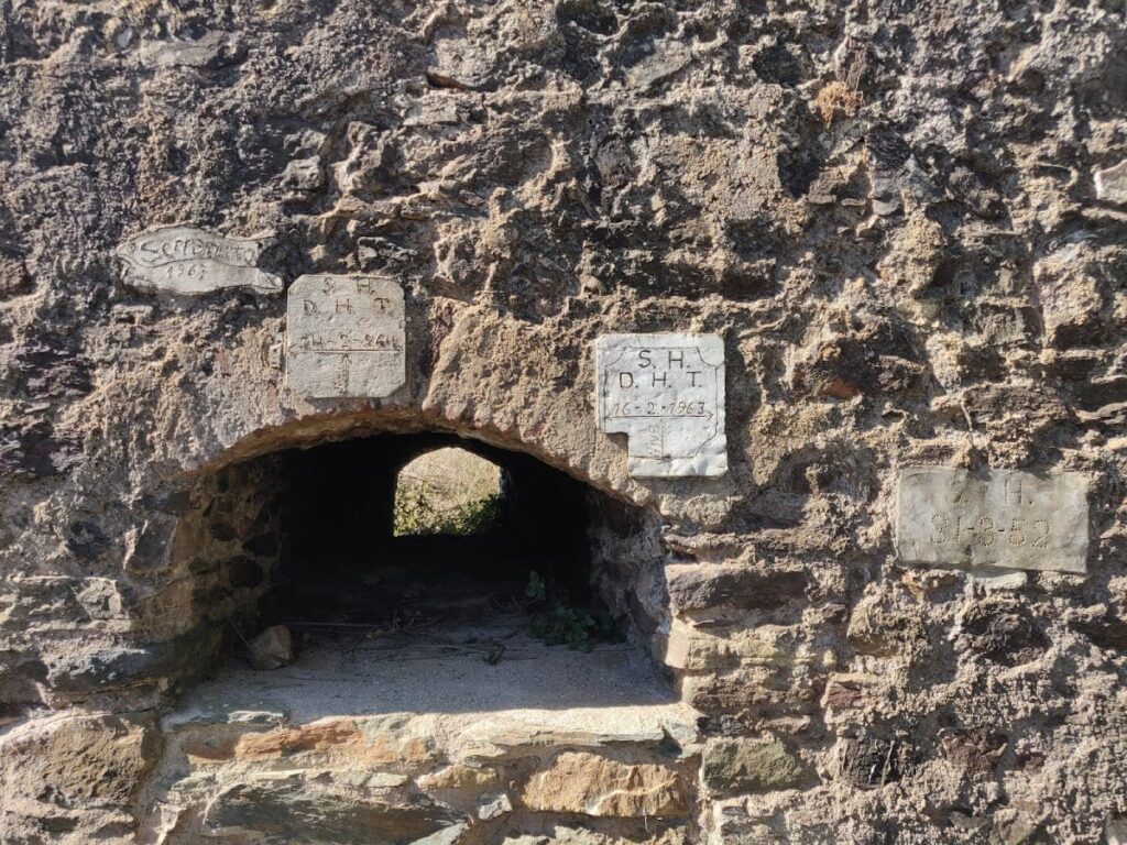 Roman bridge over Odivelas brook