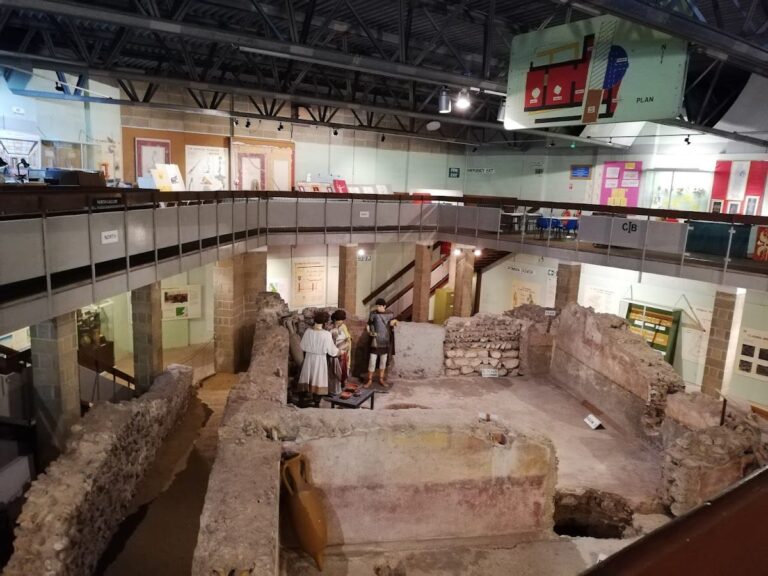 Roman Painted House, Dover: A Roman Mansio and Fresco Site in Kent, England